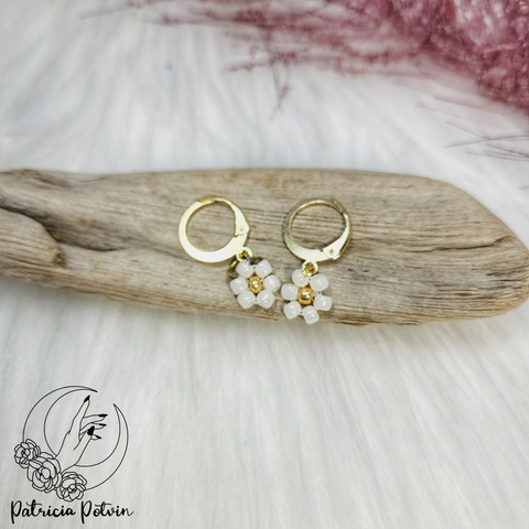 Boucles d'oreilles Daisy or et blanc