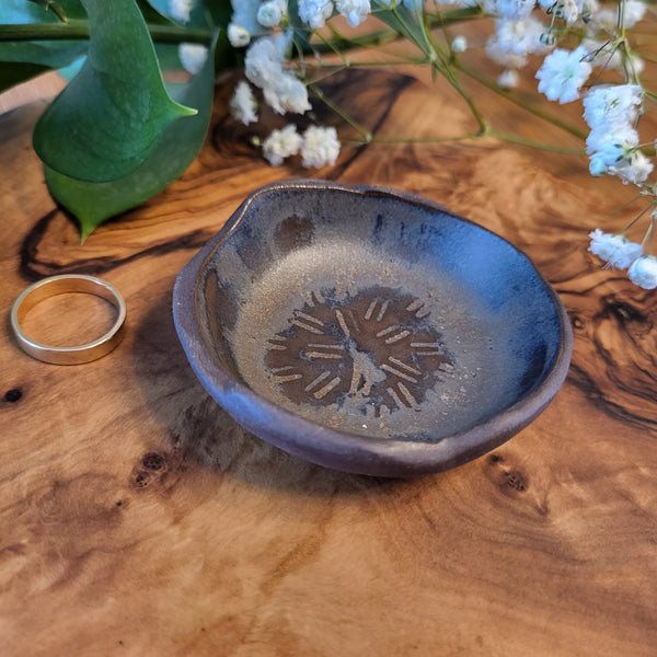 Petit plat unique en céramique