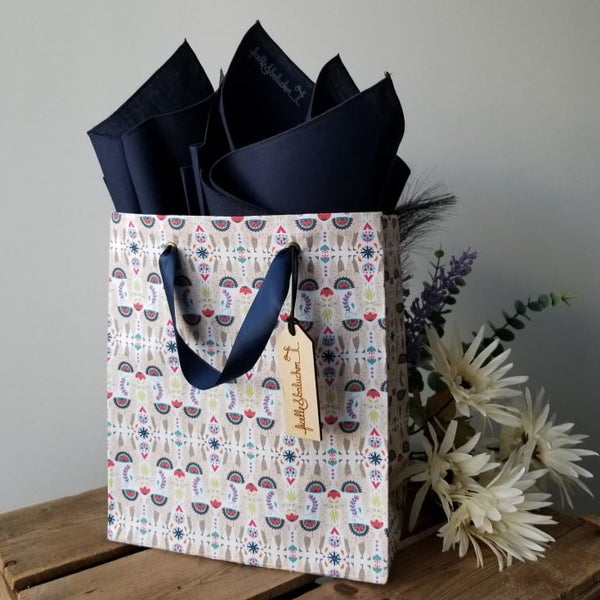 Moyens sacs cadeaux réutilisables en tissu, emballage écologique haut de gamme
